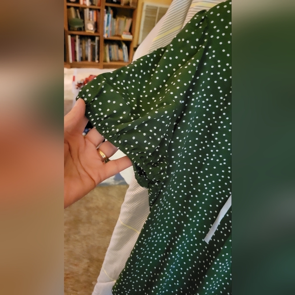 Shein Green w Polka Dot Top Tied Neckline Puff Sleeve 2XL - Picture 2 of 5